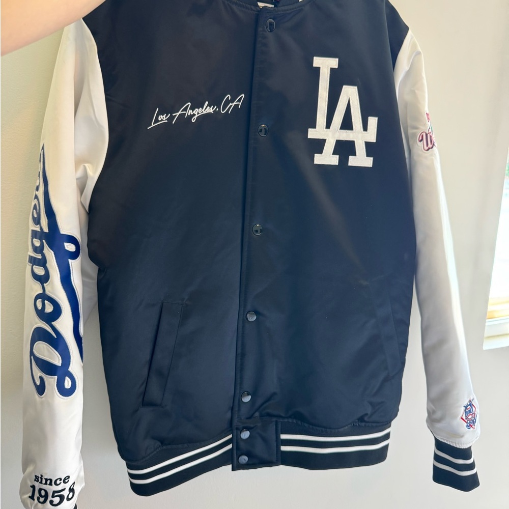 Mitchell & Ness Men’s Varsity Dodgers Jacket - Picture 5 of 11